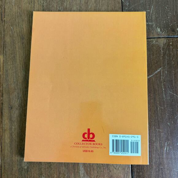 Collector's Encyclopedia of Salt and Pepper Shakers by Melva Davern Revised 1991 - Picture 10 of 10